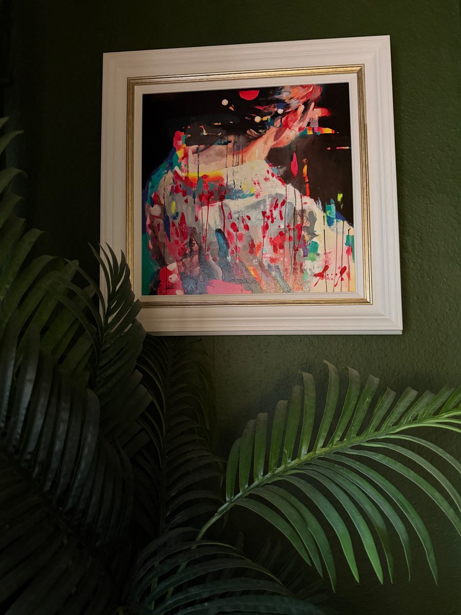 MissKimLinktree.com LONDON tweet media