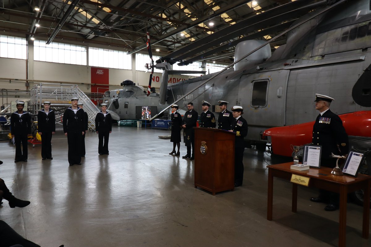 HMSsultan's tweet image. Congratulations to AETQC 25/009 on completing the
@RoyalNavy Air Engineering Technician Qualifying Course within RNAESS. They now join squadrons for Phase 2b training, @RNASCuldrose, @RNASYeovilton, @RAF_Marham, supporting Merlin, Wildcat, and F-35 Lightning Jets.  #AwEsome