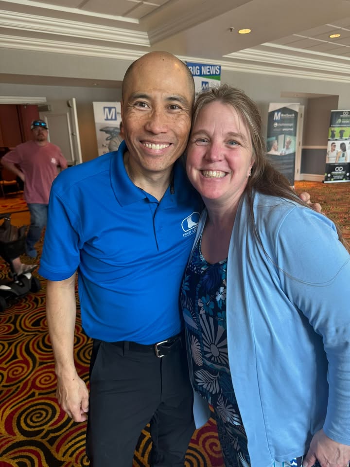 1CHUSA's tweet image. Thank you Mississippi Chiropractic Association for inviting Kristi to speak in our home state! She had a fantastic weekend catching up with our Mississippi clinics, Rebecca Scott from KMC University and Dr. Kevin Wong, sponsored by Foot Levelers! 🧡 #chiropractic