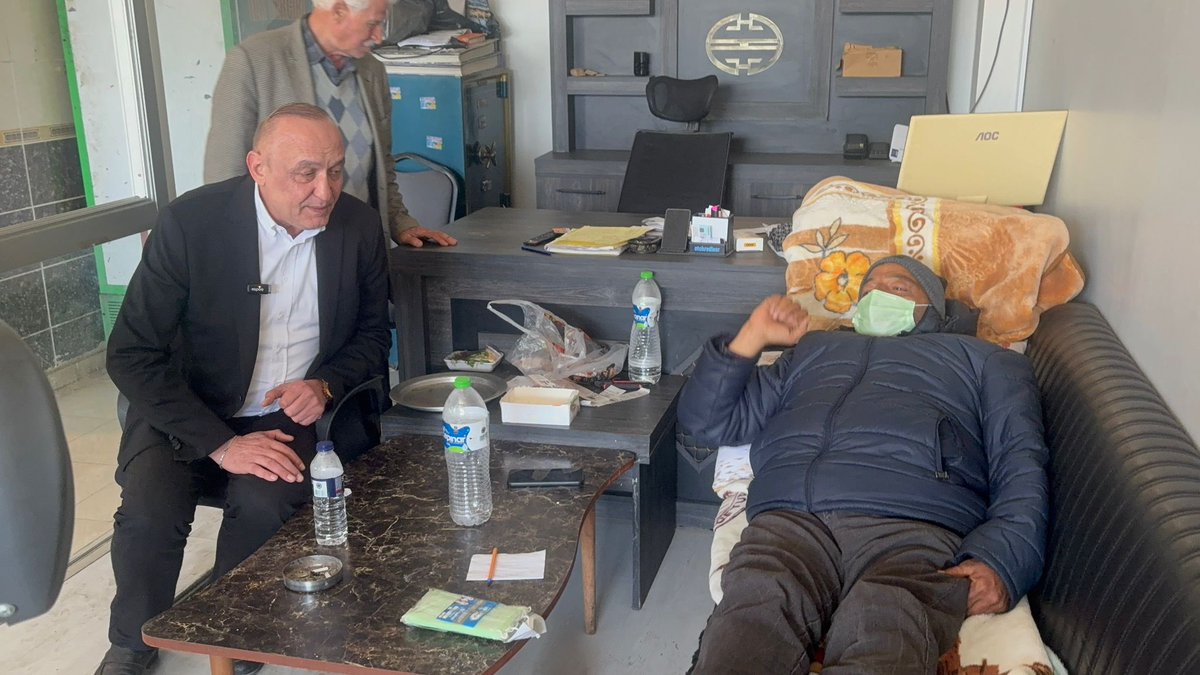 melih_meric's tweet image. Geçirdiği rahatsızlık nedeniyle tedavisi devam eden partilimiz Mahli Kılıç’ı ziyaret ederek geçmiş olsun dileklerimi ilettim. Kendisine Allah’tan acil şifalar diliyor, en kısa sürede sağlığına kavuşmasını temenni ediyorum. #CHP #Gaziantep