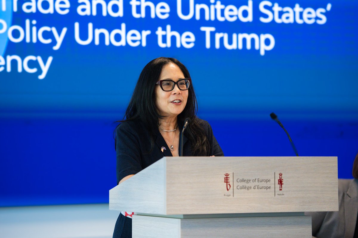College of Europe tweet media