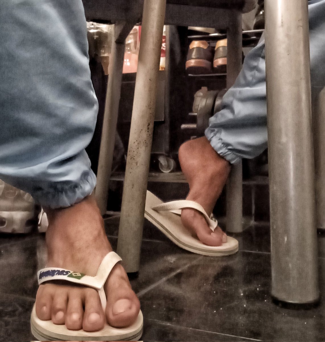 AlphaFaku's tweet image. Sabes que tu lugar es ahí abajo, oliendo mis ojotas, lamiendo las plantas y chupando esos dedo

#obey #findom #alphadom #cashmaster #fypシ゚viral