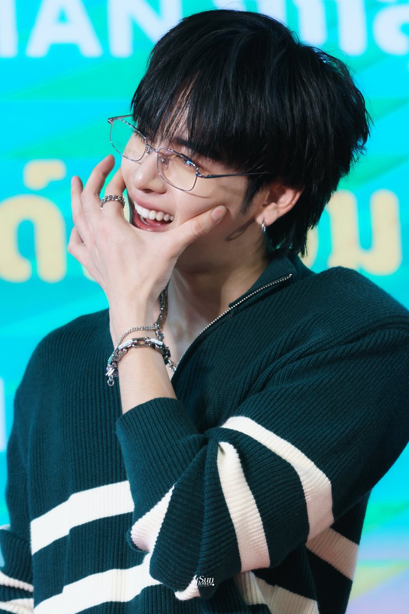 ɪs ᴍʏ sᴜɴғʟᴏᴡᴇʀ.파이 🌻 tweet media