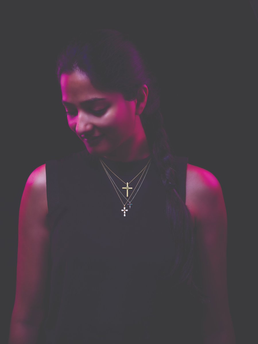 RyanJonathanFJ's tweet image. Triple cross layers for a bold statement of beauty and faith. #ModernJewelry #GoldNecklaces #ElegantDesign