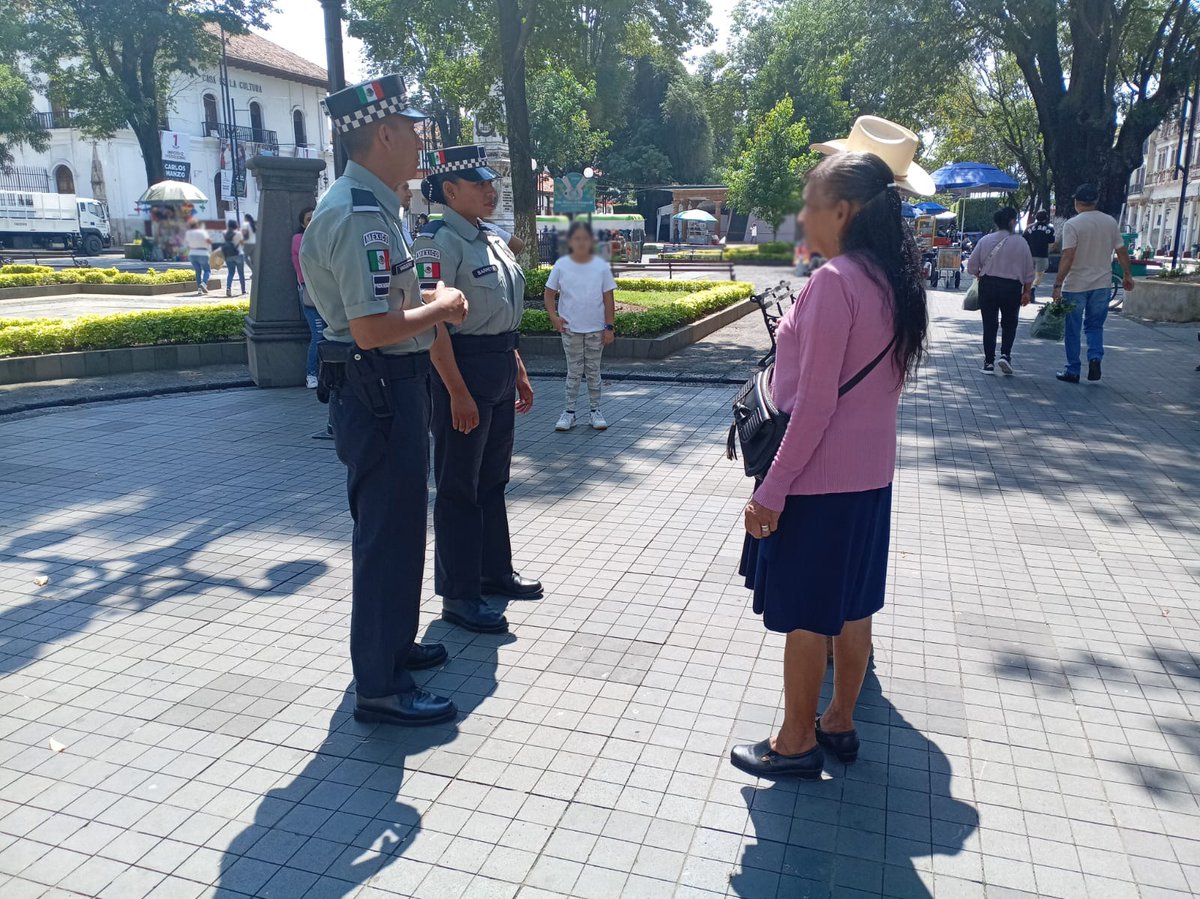GN_MEXICO_'s tweet image. Con objeto de brindar seguridad a la población y proporcionar el número de atención ciudadana 088, integrantes de la #GuardiaNacional realizan recorridos preventivos y de proximidad social en calles y colonias de diversos municipios de #Michoacán. Con estas acciones se fomenta la
