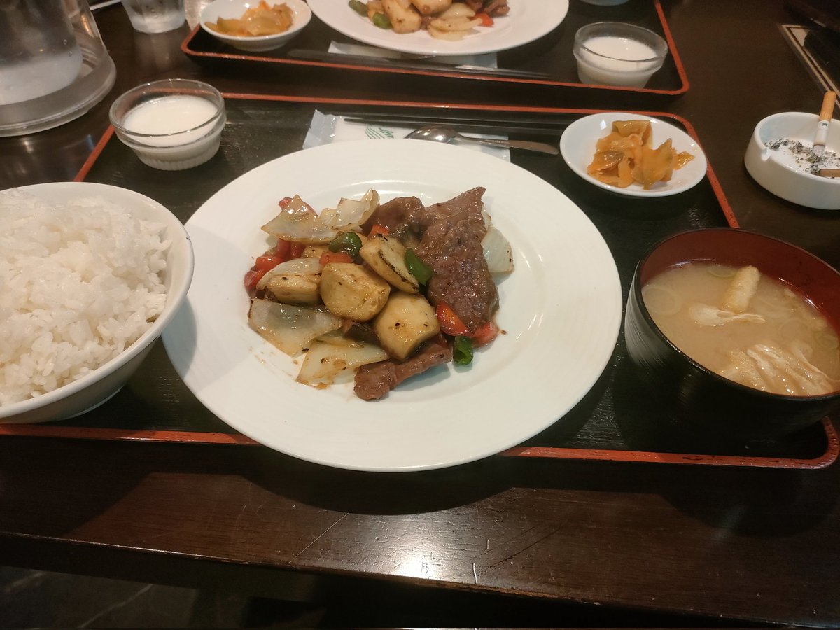 天使 tweet media