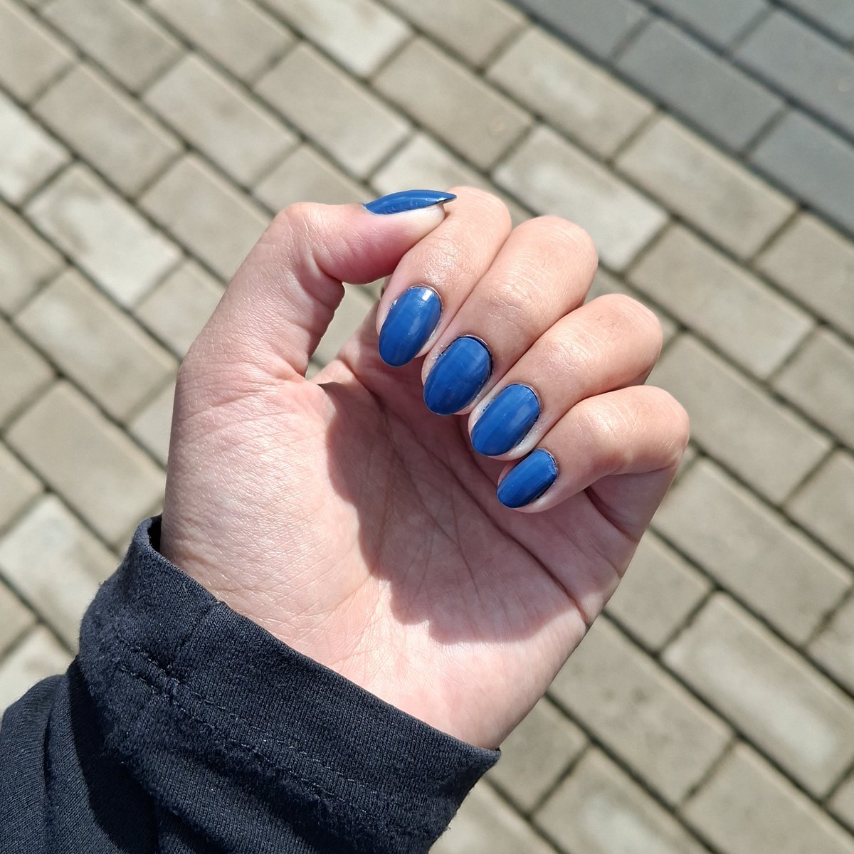 tati (-10,2/11) tweet media