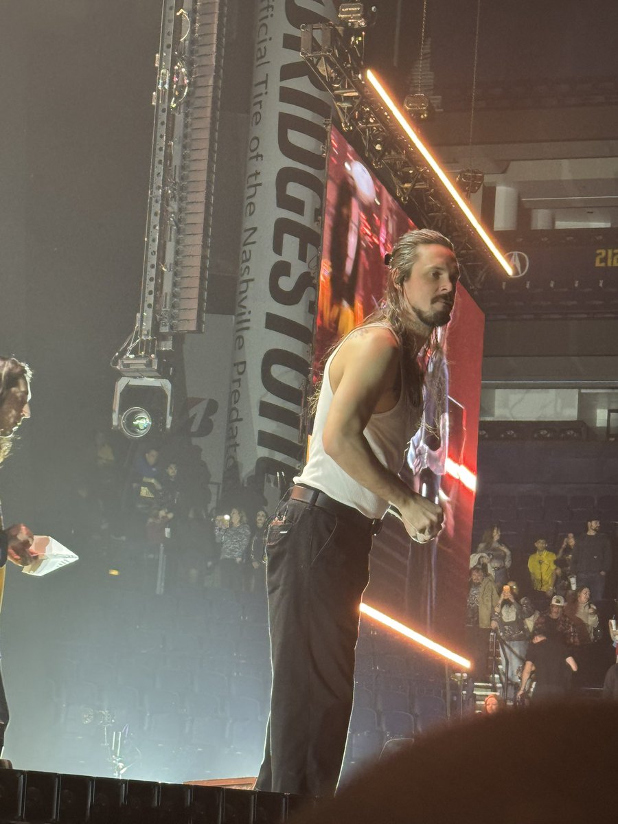 bayan Ꙩ tweet media