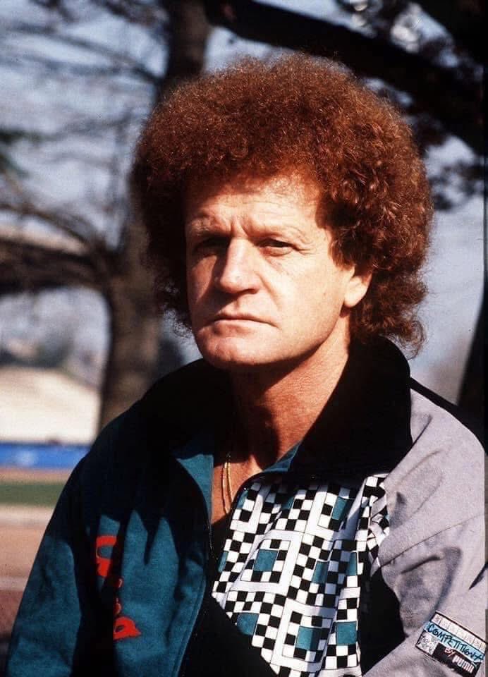 Le lundi 27 avril 2020 … il y a 6️⃣ ans, 
Le monde du football ⚽️ était en deuil, Robert Herbin venait de nous quitter à l’âge de 81 ans.
R.I.P. 🙏🏻