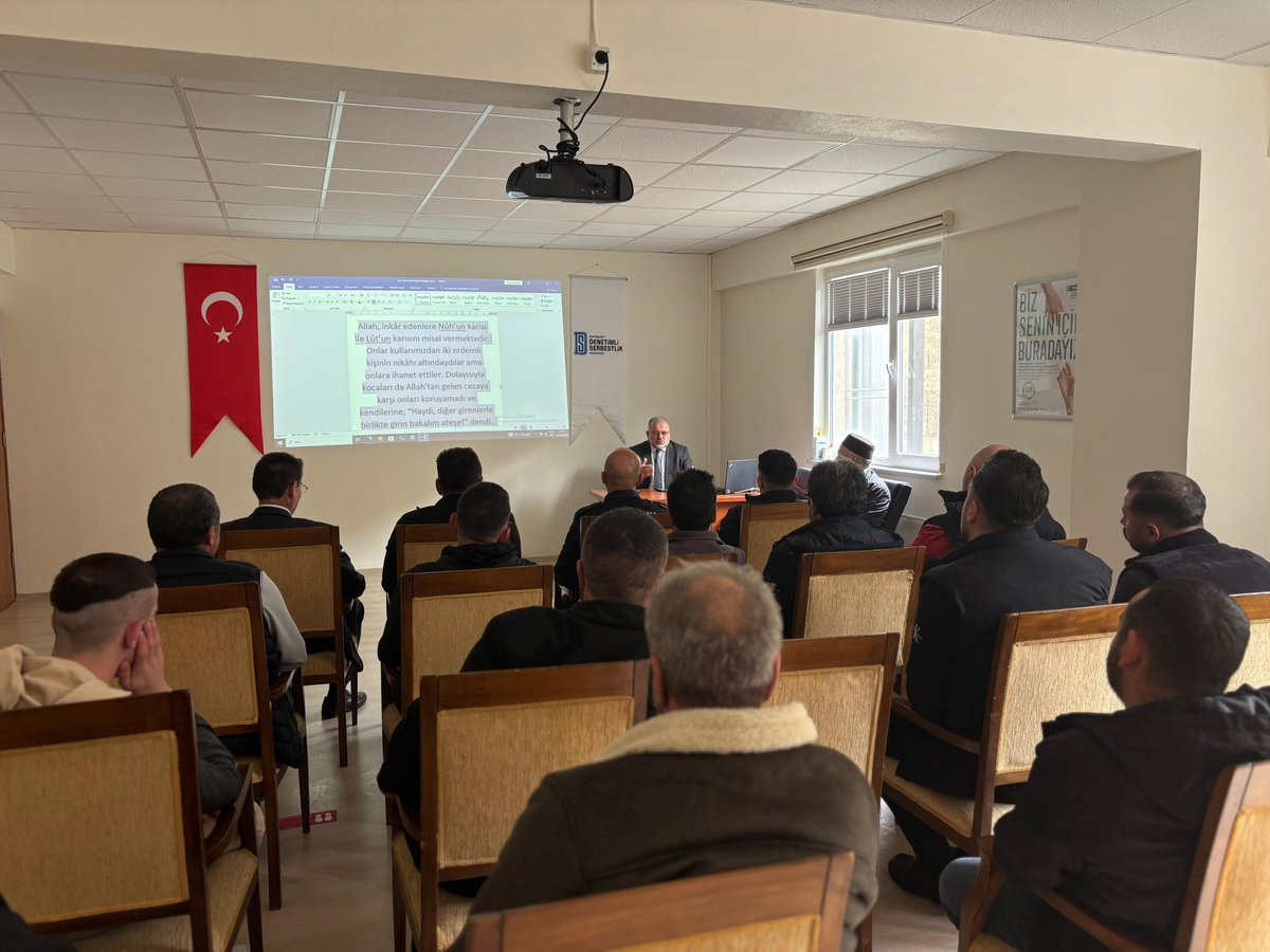 BayburtDSM's tweet photo. Müdürlüğümüz bünyesinde denetimli serbestlik tedbiri altında bulunan yükümlülere yönelik olarak, İl Müftü Yardımcısı Nurettin Tekgül’ün katılımlarıyla “Dinimiz ve Peygamber Efendimizin Hayatı” konulu bir seminer programı gerçekleştirilmiştir. https://t.co/l2R8nZvR5Y