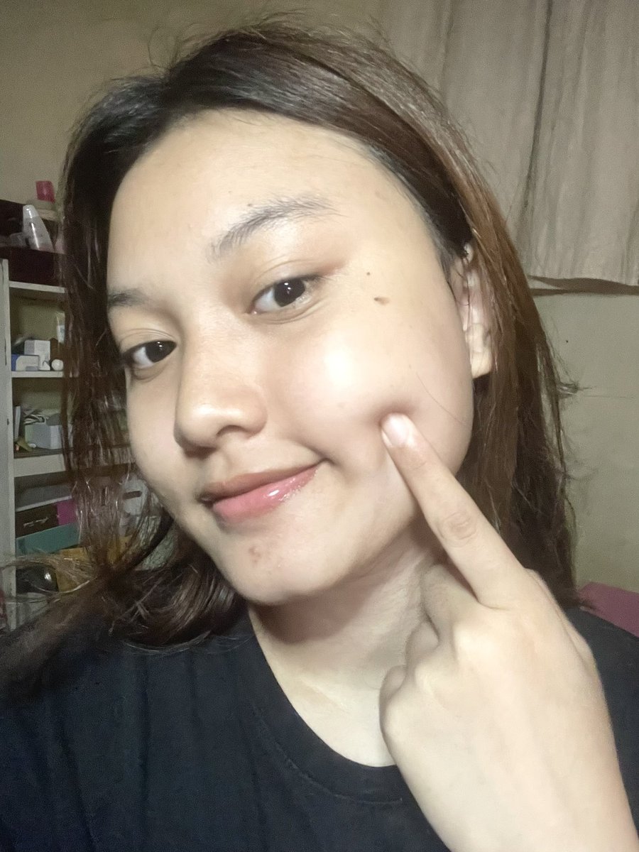 the power of MINUM AIR 2L tiap hari, dan ga pernah skip basic skincare.. 

ternyata hasilnya menjanjikan banget ya 🙂‍↕️🤝🏻