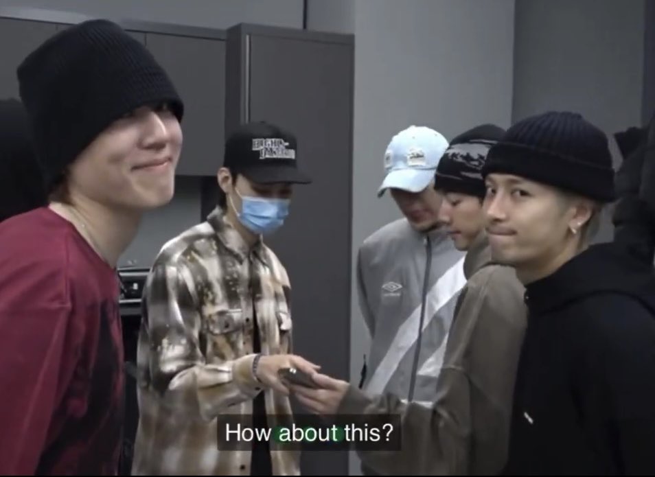 elle 𓅪 tweet media