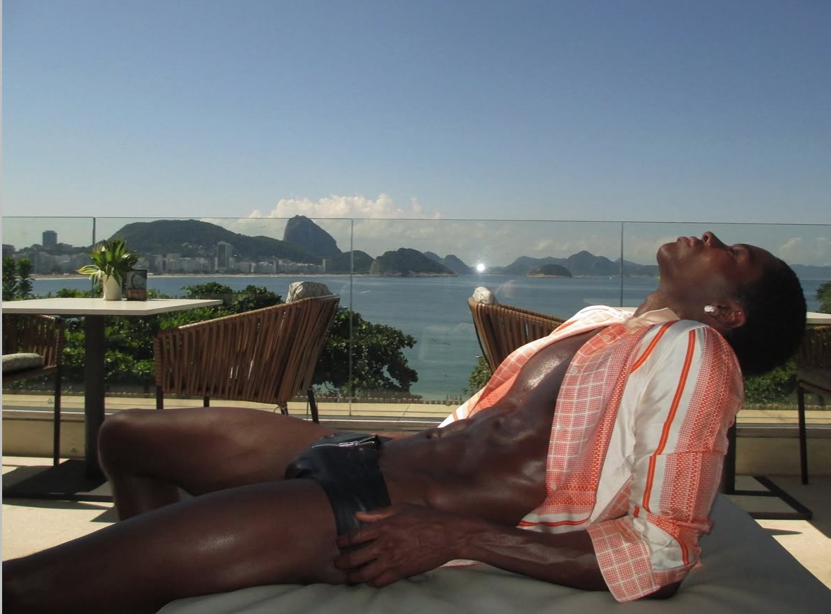 salt_murphy's tweet photo. Spotted Alton Mason wearing Salt Murphy.
As if Rio needed more heat.
#saltmurphy #riodejaneiro #altonmason https://t.co/WwIZhDBX5J