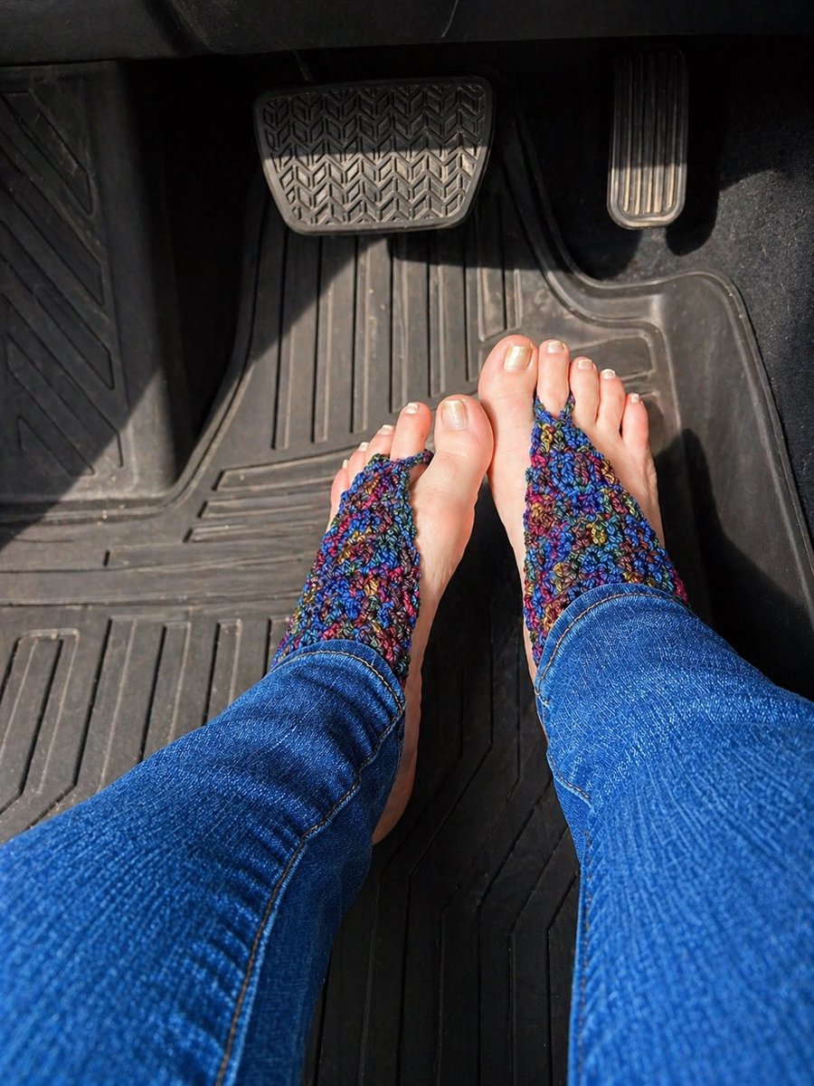 JessicaWoodAuth's tweet image. First sale hit… so yeah, I made myself a pair too 😌💜
Get yours on Etsy

#SupportSmallBusiness #EtsyFinds #CreativeBusiness #MakersGonnaMake