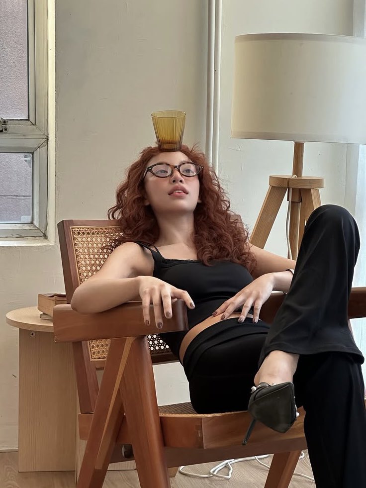 𝝑𝝔 tweet media