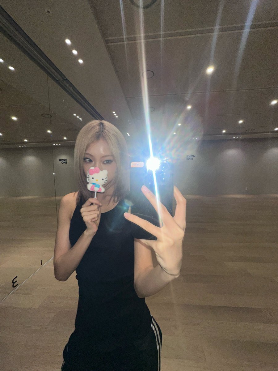 JUNGEUN FRANCE tweet media