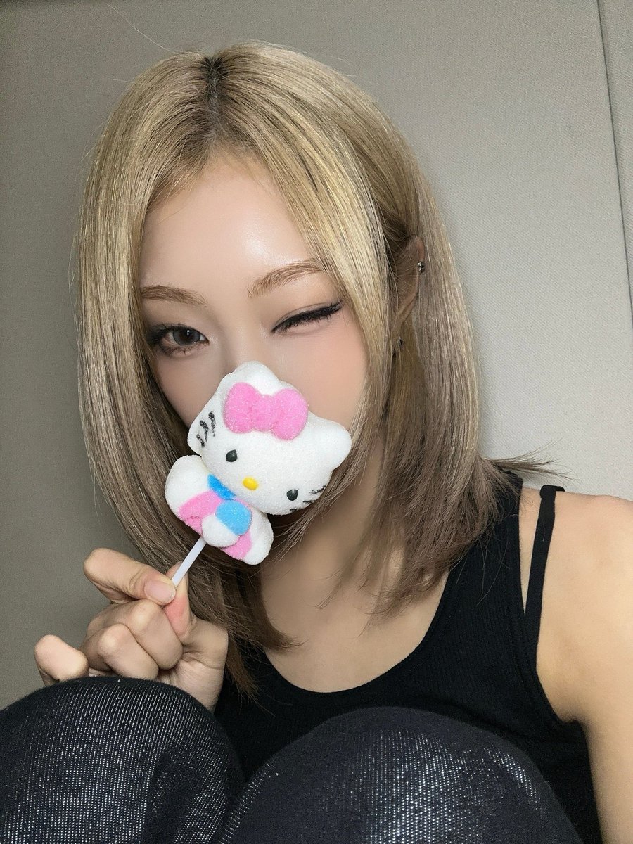 JUNGEUN FRANCE tweet media