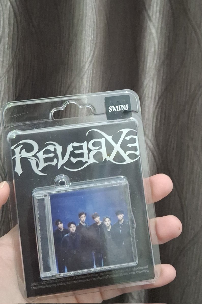 Kambeknya dah selesai, grup nya udh mulai tour, ni album baru sampe di tangan😭