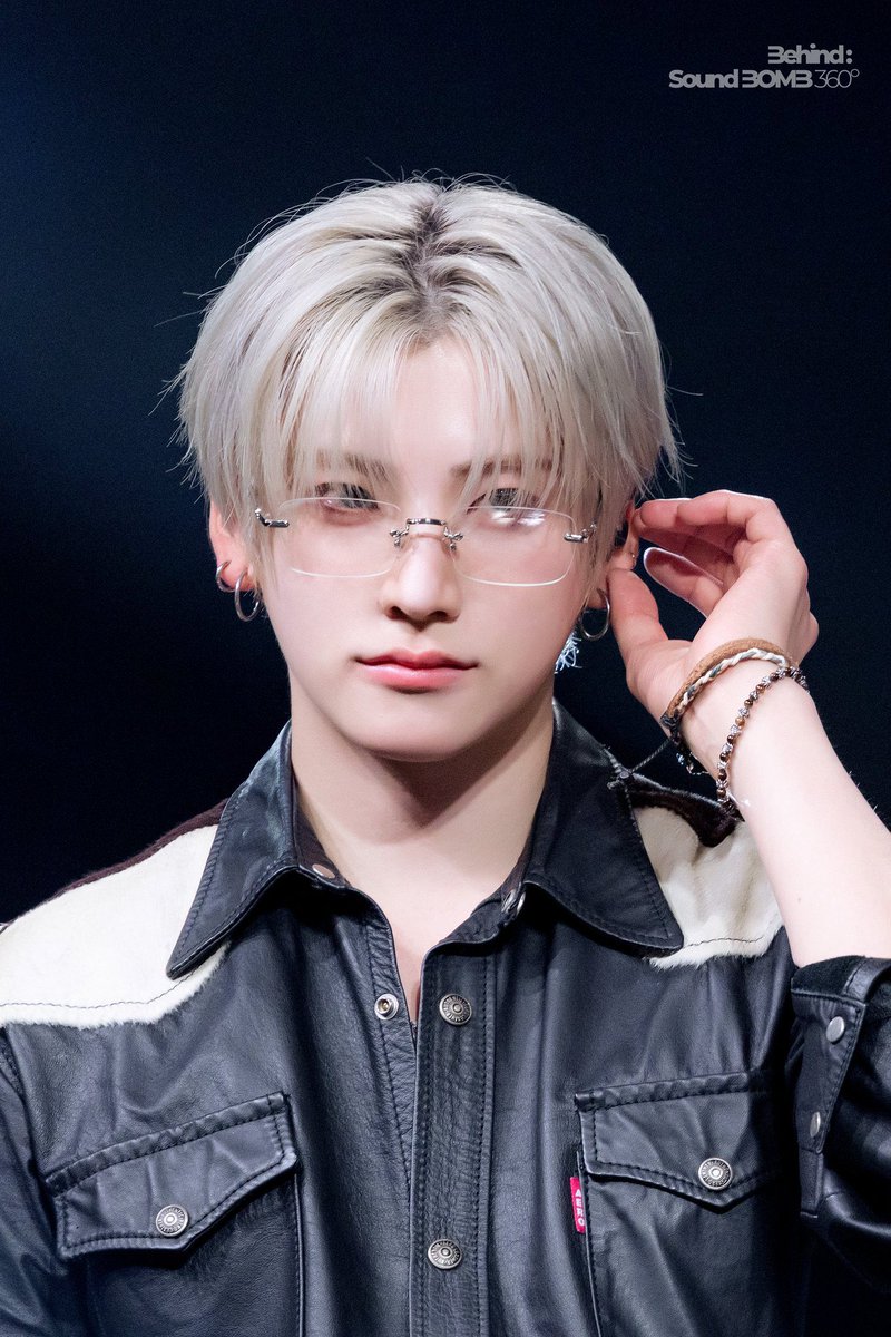 🍊🦸‍♂️👑🍓𝔸𝕐𝔸🐱🍚🐰🐥🐶 tweet media