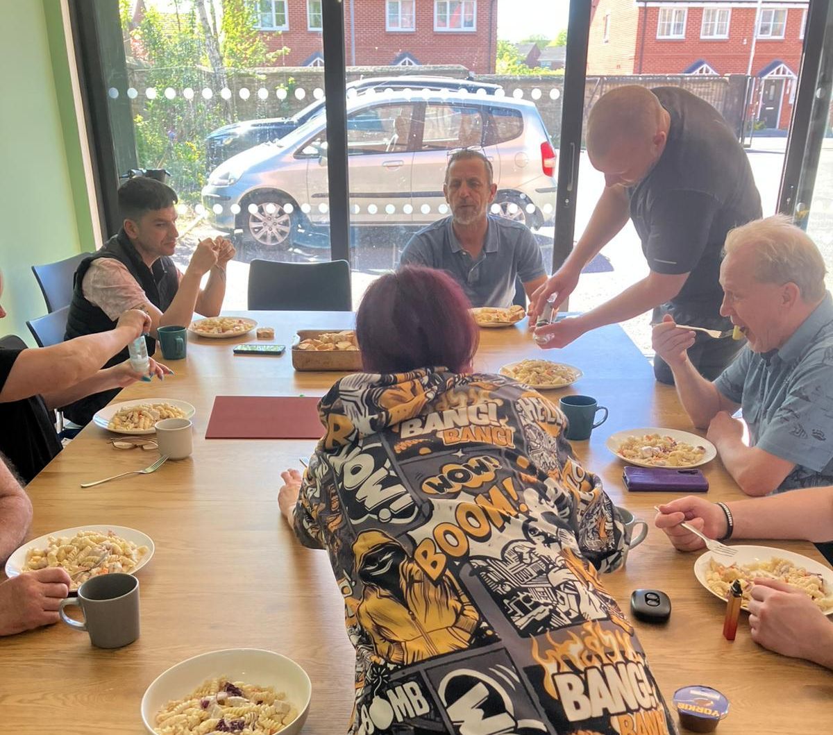 RRR_LUF's tweet image. One Pot Cooking 🍲✨

A lovely session making a chicken and mayo pasta dish together. Plenty of teamwork, connection, and great conversation along the way. Simple cooking, shared moments, and a real sense of community.

#RedRoseRecovery #RootsCommunity #Connection #Wellbeing