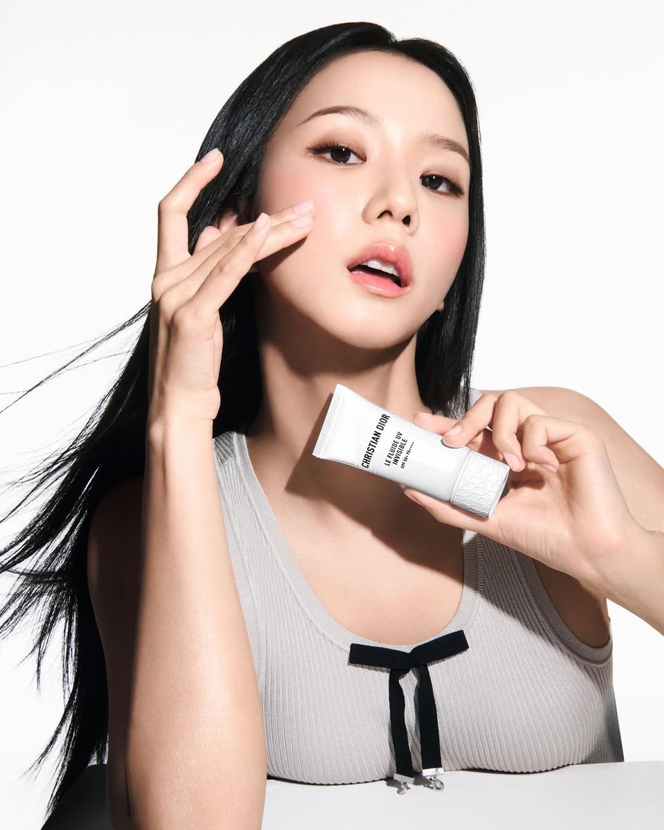 jung_5876's tweet photo. Marie Claire Korea
https://t.co/Z3y53YpZHW
'NEW 르 플루이드 UV 인비저블'
'NEW 르 스틱 UV 인비저블
5월 1일 전 채널에서 공식 출시
#지수 #JISOO #DiorBeauty #DiorSkinEssentials https://t.co/0X6IHrSFVW