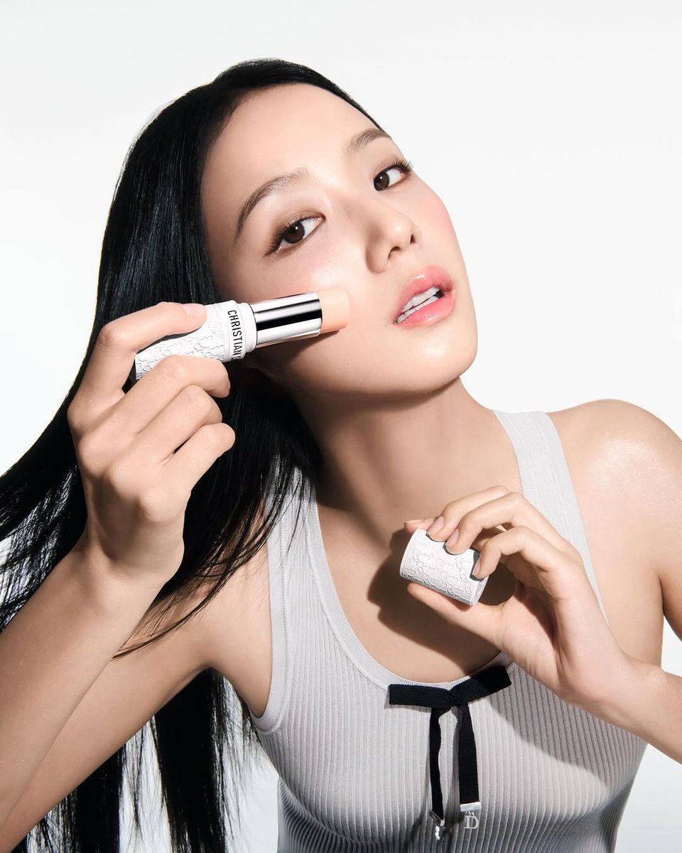 jung_5876's tweet photo. Marie Claire Korea
https://t.co/Z3y53YpZHW
'NEW 르 플루이드 UV 인비저블'
'NEW 르 스틱 UV 인비저블
5월 1일 전 채널에서 공식 출시
#지수 #JISOO #DiorBeauty #DiorSkinEssentials https://t.co/0X6IHrSFVW