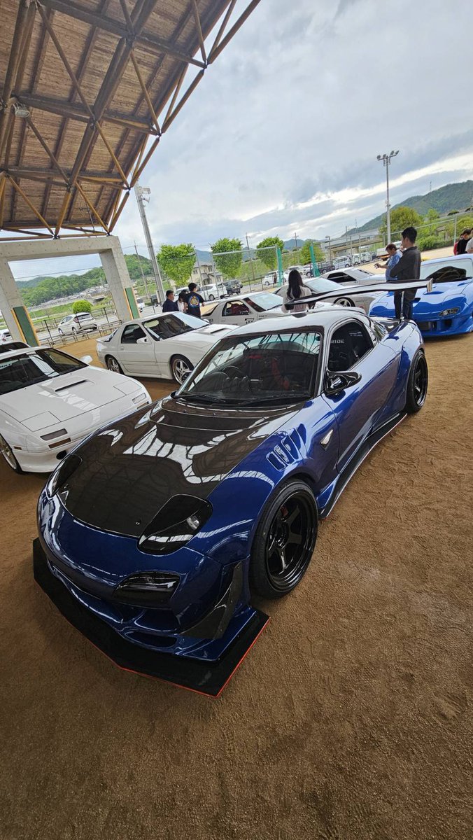 hiro_re13b's tweet photo. 前横後と公園😁
#播州ロータリー友の会 https://t.co/aBSGpzhakT
