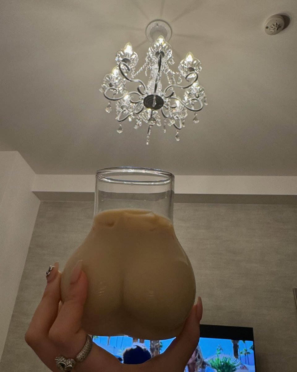 𝖤𝗅𝖾𝖺𝗇𝗈𝗋 tweet media