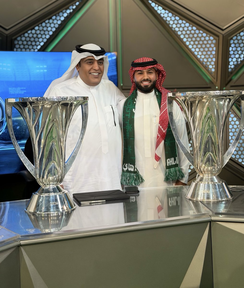 fi9zaid's tweet image. أقدم شكري للجنة التنفيذية بشركة النادي #الأهلي برئاسة الاستاذ أحمد الشنقيطي الذي كان متعاوناً ومتجاوباً أثناء الحديث معه على فكرة ظهور كأسَي نخبة قارة آسيا عبر برنامج #أكشن_مع_وليد بقيادة العزيز وليد الفراج 
@waleedalfarraj 

مبروك لسفير الوطن والله يديم الأفراح يا أهلاوية💚✌🏻