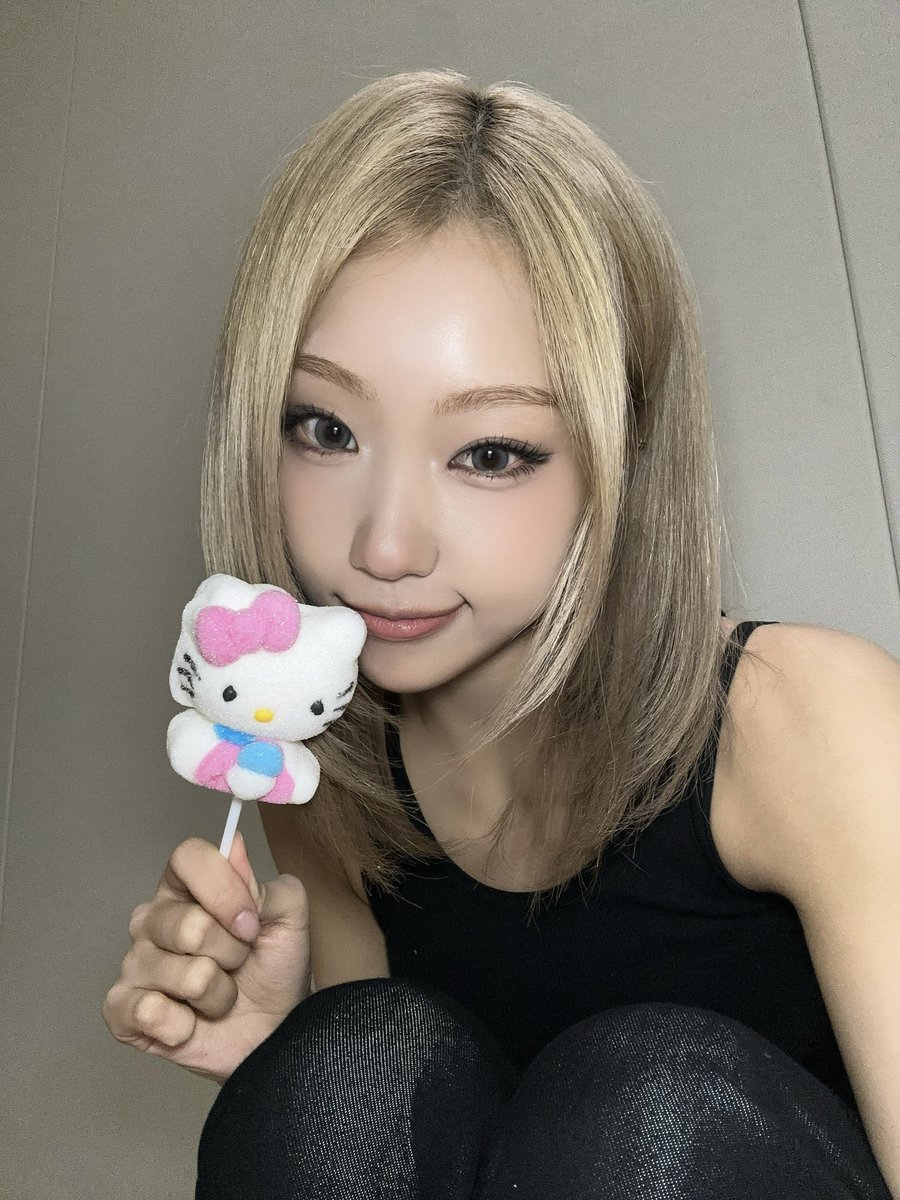JUNGEUN FRANCE tweet media