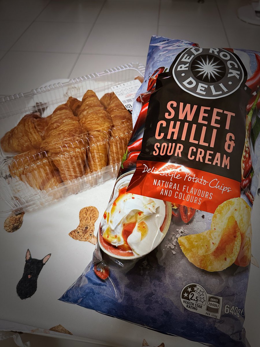 Lady M.🌺 tweet media