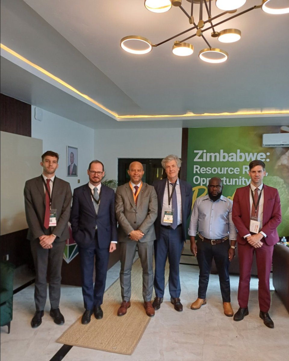 France in Zimbabwe 🇫🇷🇿🇼 tweet media