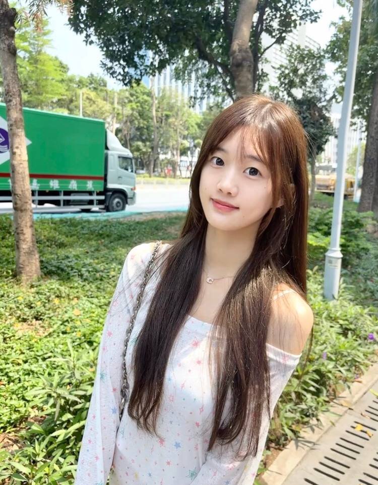 21_fereira's tweet photo. 为什么你们发推都有工资拿 怎么申请创作者啊🤨 https://t.co/KKI243NiRh