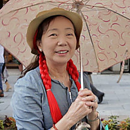 CraigBaird's tweet photo. Anne of Green Gables is incredibly popular in Japan. 
That popularity all began due to a friendship between two women, one of whom escaped the pain and loneliness of war in Japan by reading about 19th century Prince Edward Island.
This is the story.

📸 Huffington Post

🧵 1/12 https://t.co/BGH2qAJcEY