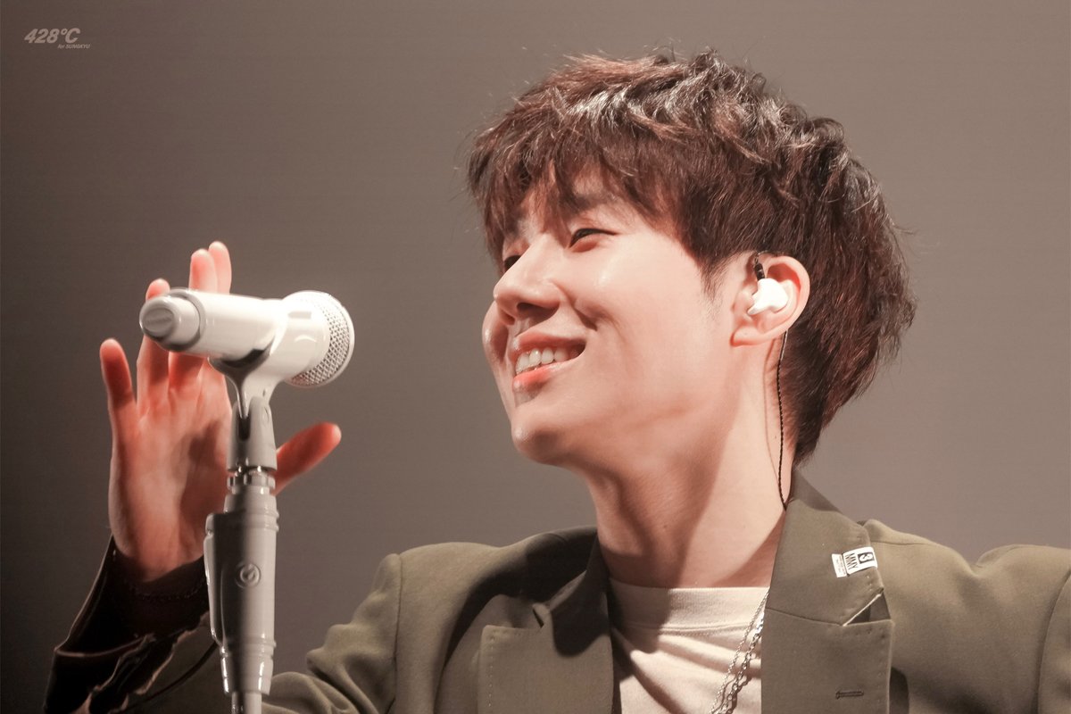 4_28_C's tweet photo. ┌───────────────┐
      노래하는 성규를 평생 사랑해요 🍀
└───────────────┘
　　ᕱ ᕱ ||
　 ( ･ω･ ||
　 /　つΦ

240127 KIM SUNG KYU FAN MEETING [ㅅㄱ2 : 사계]
#인피니트 #INFINITE #김성규 #성규 #KIMSUNGKYU #SUNGKYU #HAPPYSUNGKYUDAY #성규야_생일_축하해
