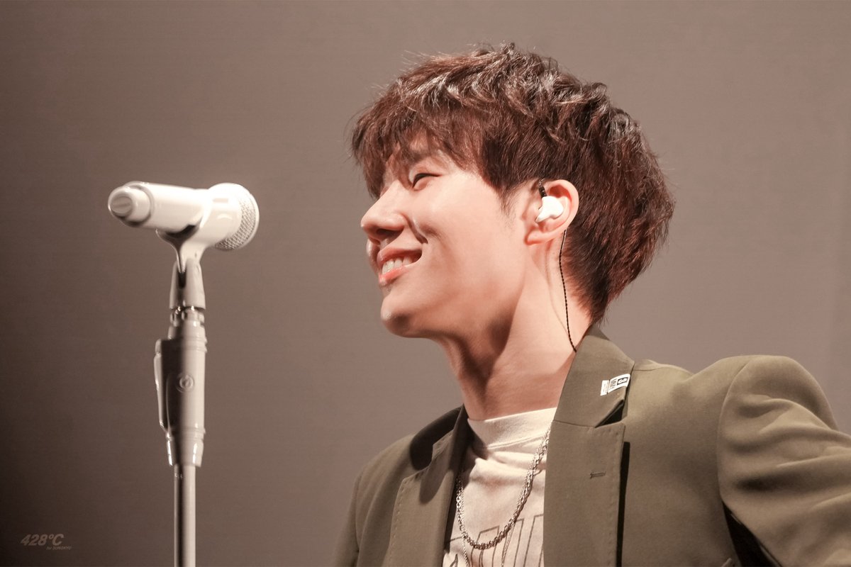 4_28_C's tweet photo. ┌───────────────┐
      노래하는 성규를 평생 사랑해요 🍀
└───────────────┘
　　ᕱ ᕱ ||
　 ( ･ω･ ||
　 /　つΦ

240127 KIM SUNG KYU FAN MEETING [ㅅㄱ2 : 사계]
#인피니트 #INFINITE #김성규 #성규 #KIMSUNGKYU #SUNGKYU #HAPPYSUNGKYUDAY #성규야_생일_축하해