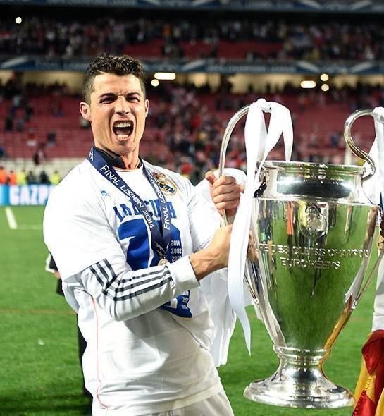 Jugó la final de Champions de La Décima medio lesionado, con un Mundial a la vuelta de la esquina, y aun así disputó los 90 minutos del partido, dejándose la piel en el campo, marcando el último gol del partido y trayéndonos la Champions de nuevo a casa. No habrá jamás otro como