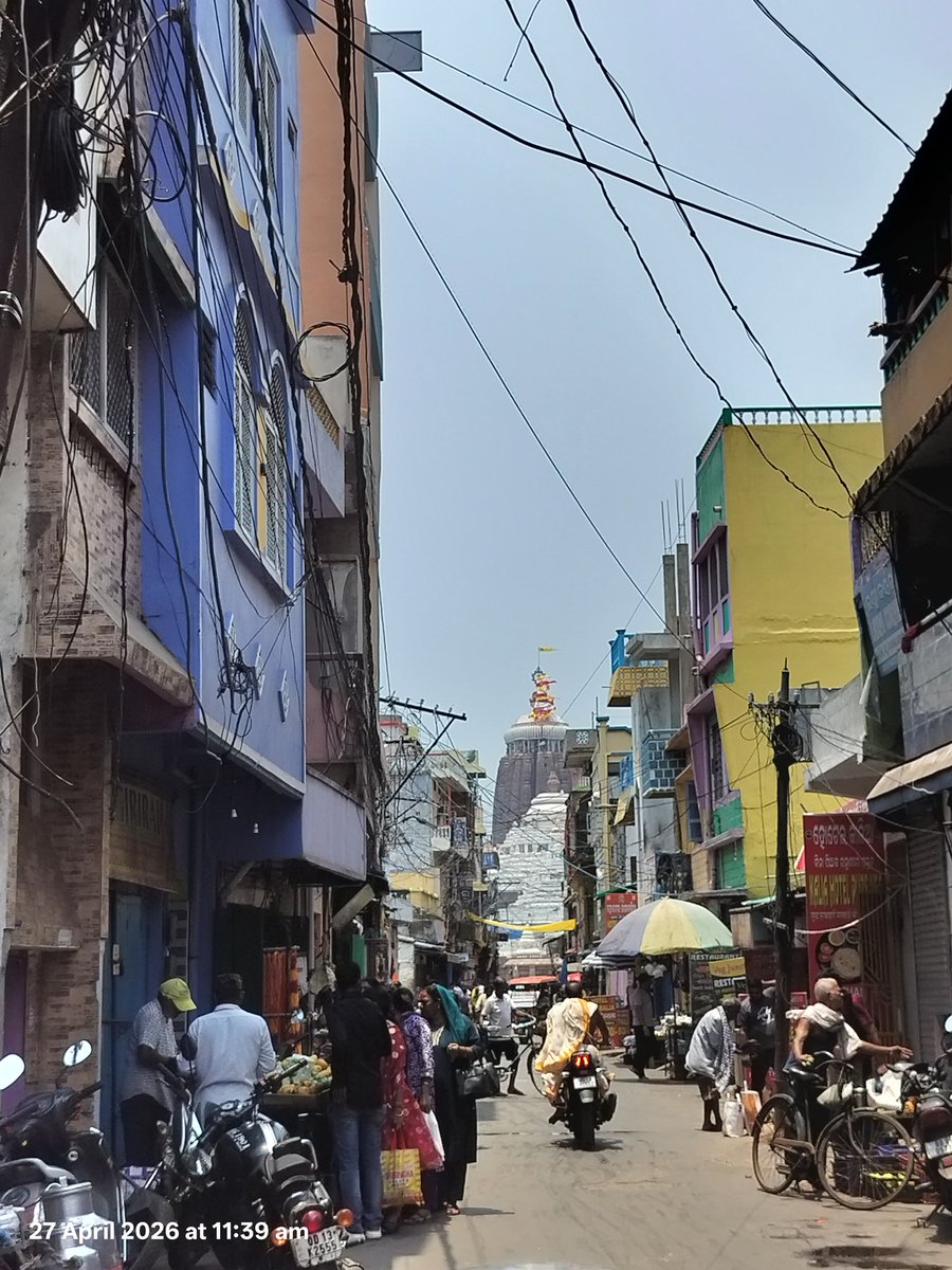 ନା ବ୍ୟାରିକେଡ଼ ରେ ଅପେକ୍ଷା କରିବାକୁ ପଡିଲା, ଆଉ ନା ମନ୍ଦିର ଭିତରେ... ମାତ୍ର 30ମିନିଟ୍ ଭିତରେ ମହାପ୍ରଭୁଙ୍କ ଦର୍ଶନ ମିଳିଗଲା ସେ ବି ଏକାଦଶୀରେ ☺️❤️
Thank You Jaga🙏

#ମୋହିନୀ_ଏକାଦଶୀ 
#ଜୟଜଗନ୍ନାଥ