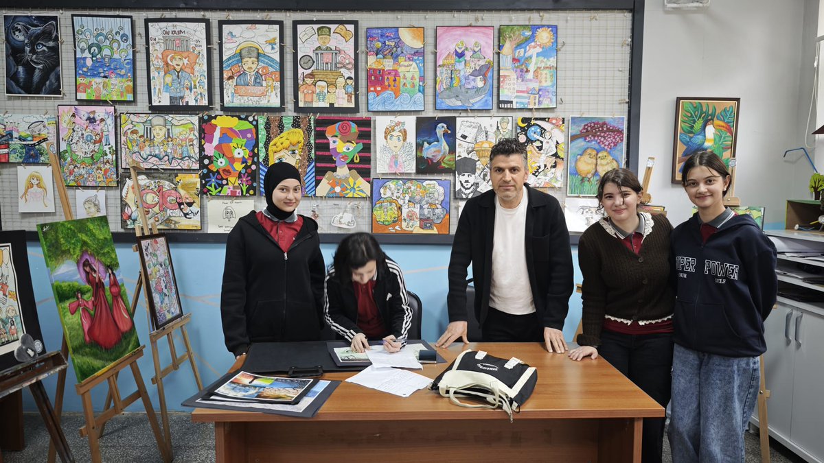 MemSurmene's tweet photo. Milli Eğitim Bakanlığı tarafından yürütülen “#YEŞİLVATAN Benim Okulum Geleceğe Çare” projesi kapsamında düzenlenen İklim Münazaraları İl Finali’nde,  Ayşe Kırali Ortaokulumuz il birincisi olarak önemli bir başarı elde etti. @Trabzon_MEM @hasan_uygun91 https://t.co/WdssCf3Pbj