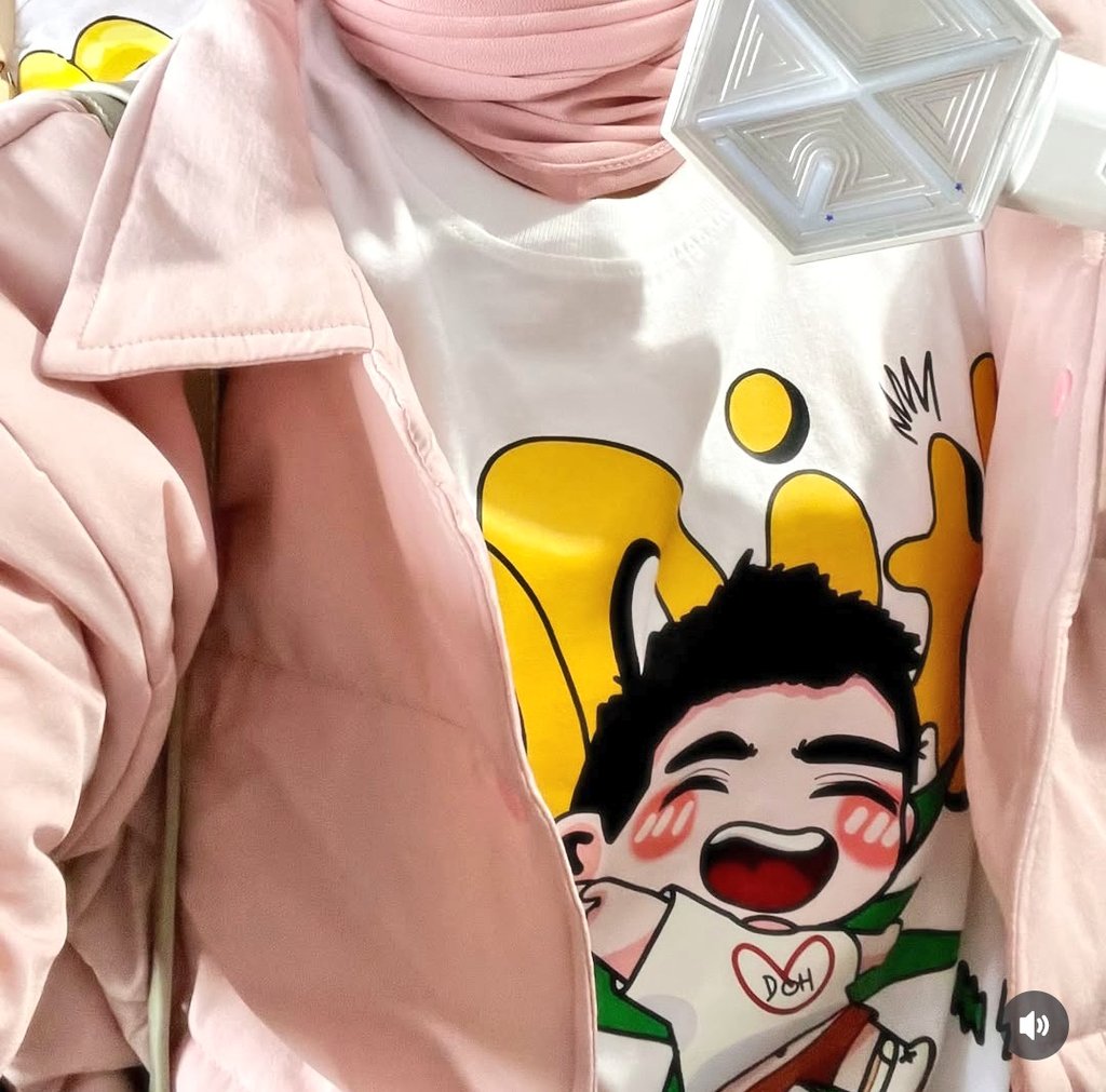 ☽̶☾° tweet media