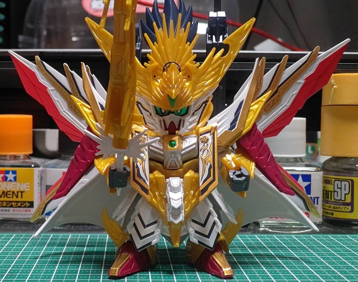 higeromans's tweet image. 天下無双大将軍組み立て終わりました❗️
威風堂々🌟
そして後ろが重くて自立させるのが難しいです❗️
シールで補えてないところは部分塗装しようかと思います☀️
後は変形に必要なエピオンとエアリアルを探していくぅ

#ガンプラ #モデラーさんと繋がりたい #gunpla