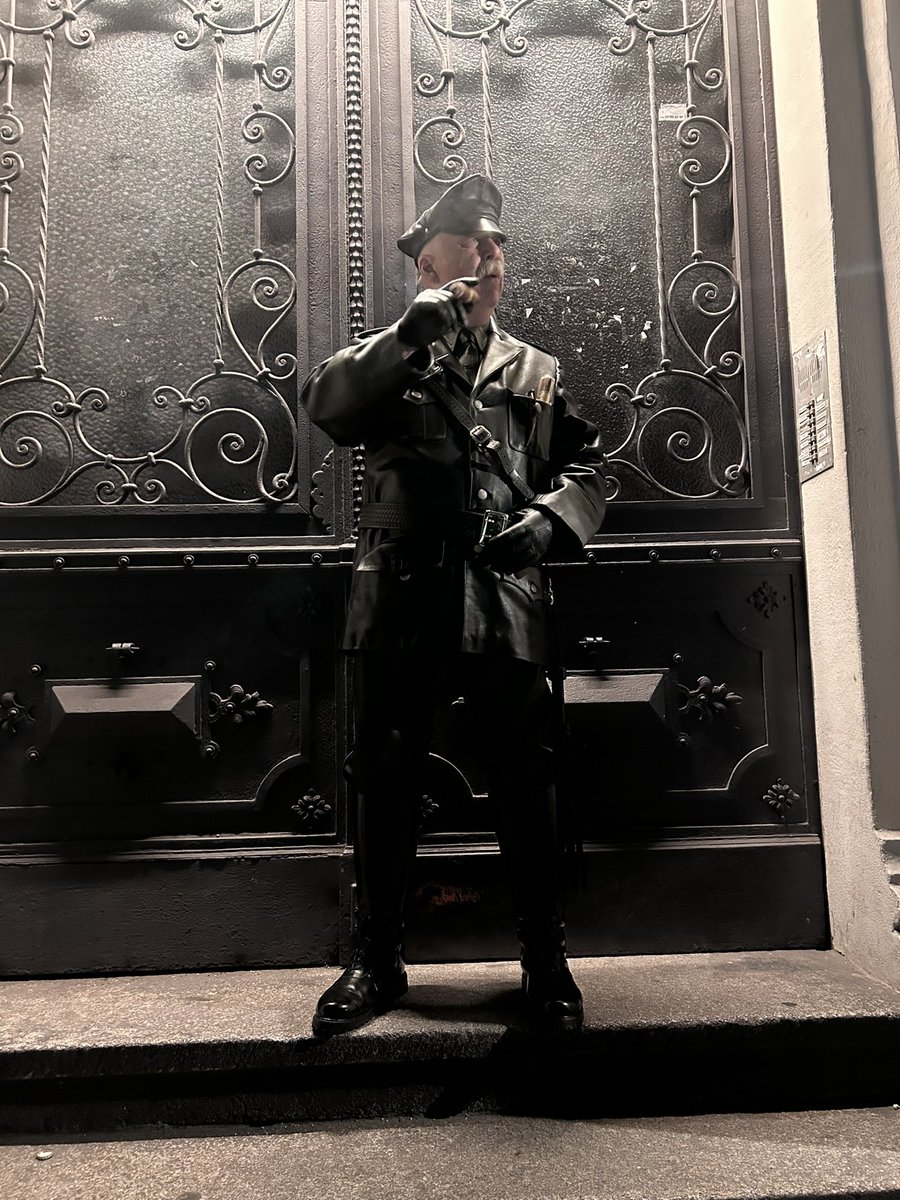 LeatherCopMassa tweet media