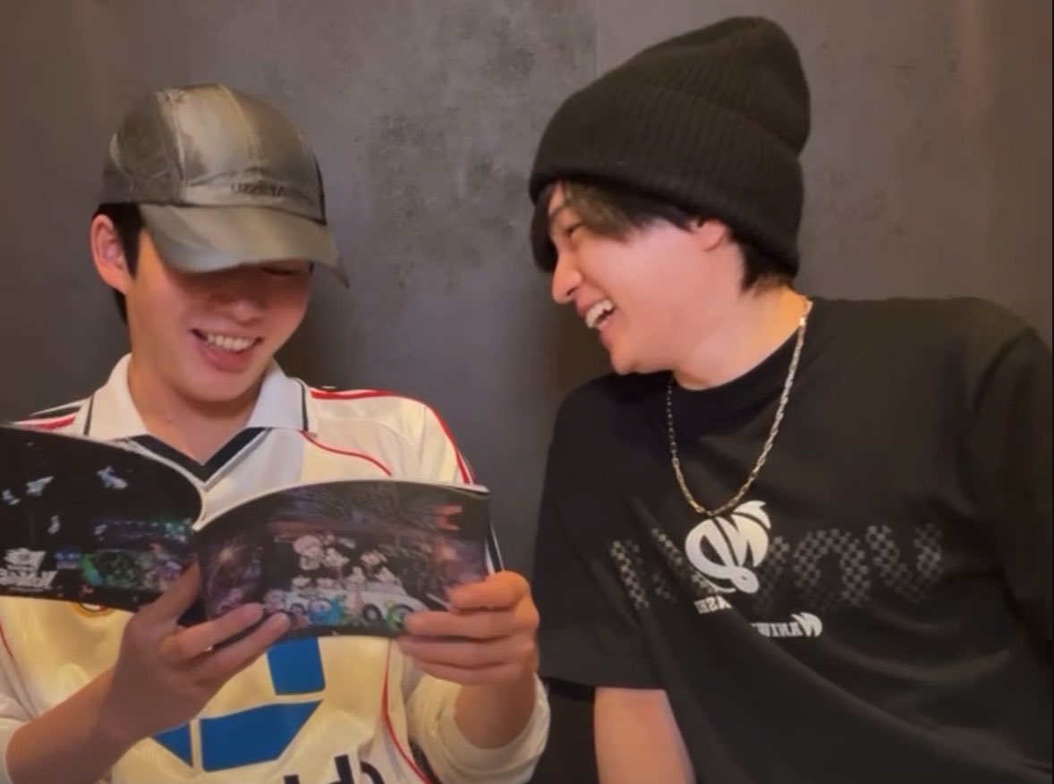 おこめ tweet media