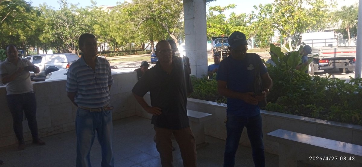 Se realizó el matutino con los trabajadores  del sistema AZCUBA en la Provincia, donde se  dio lectura a la convocatoria para el desfile de los trabajadores que se va efectuar el viernes 1 de mayo.
#CubaNoEstáSola 
#CubaEstáFirme 
#LatirAvileño 
<a href="/JHGcasanova/">julio Heriberto Gómez Casanova</a> <a href="/AlfreMene37409/">Alfre Menendez</a>