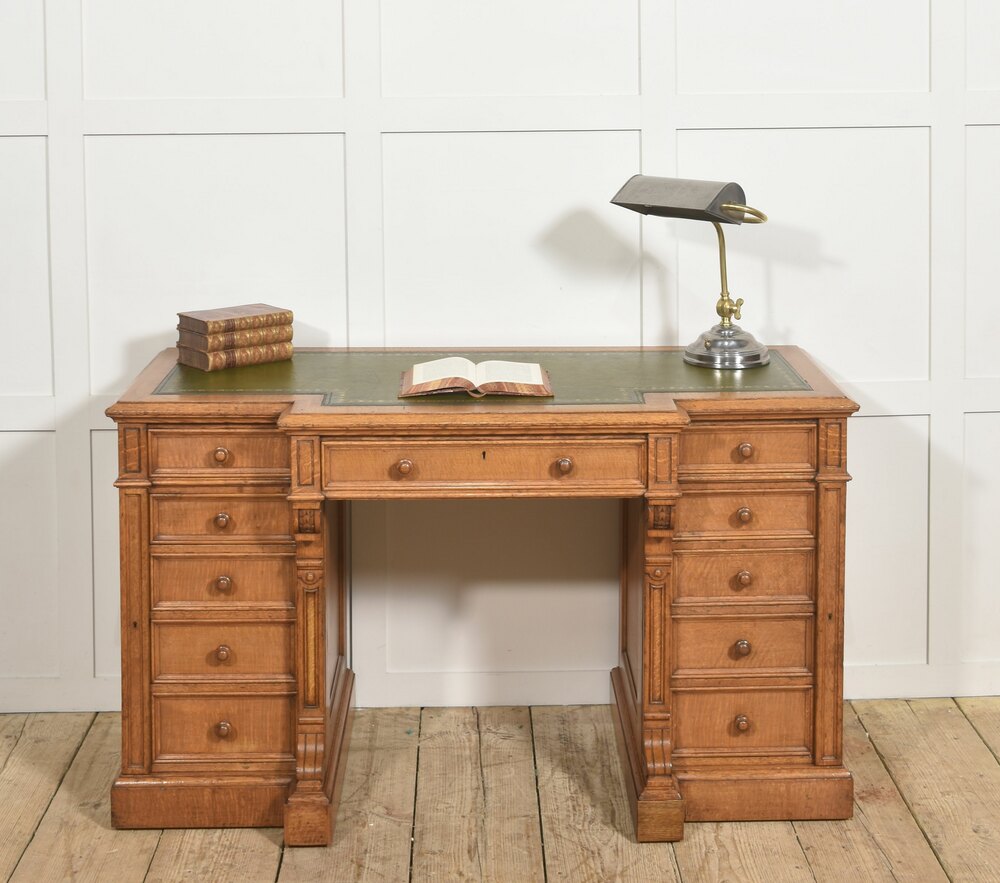 antiques_atlas's tweet image. For SALE  on Antiques Atlas we have this
Late 19th Century Figured Oak Breakfront Pedestal desk antiques-atlas.com/antique/late_1…  listed by Shackladys Antiques @Shack_Antiques #antiques #antique #antiquefurniture #antiquedesk