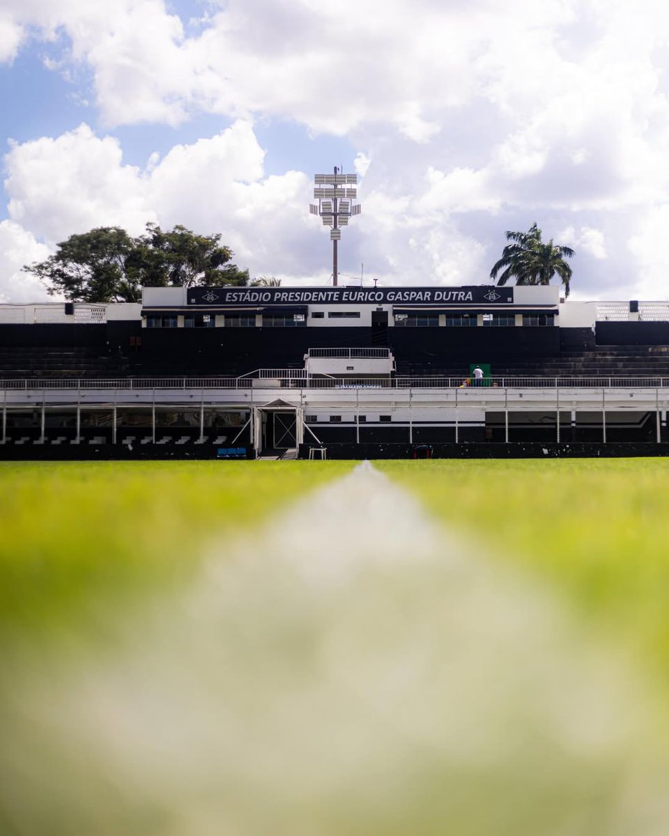 FORÇA, KEKÉ!

Na partida válida pelo <a href="/BRFeminino/">Brasileirão Feminino</a> entre Mixto e Fluminense, a jogadora Keké foi vítima de racismo e homofobia. O caso aconteceu no estádio Eurico Gaspar Dutra, em Cuiabá, no Mato Grosso, e o protocolo antirracismo foi ativado durante o jogo.

Em nota, o Fluminense