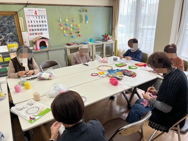 notosaihate's tweet photo. そして珠洲からも素敵なお写真📷

育休のママさんも参加してくれて三世代交流！
楽しく過ごされた模様💕

これからは農期で、定��の編み物は秋までお��すみですが、またなんか集まりましょうね
草刈りとかもせんなんね、お互いがんばろうー！

#ボラサポ https://t.co/IoA32fJVNm