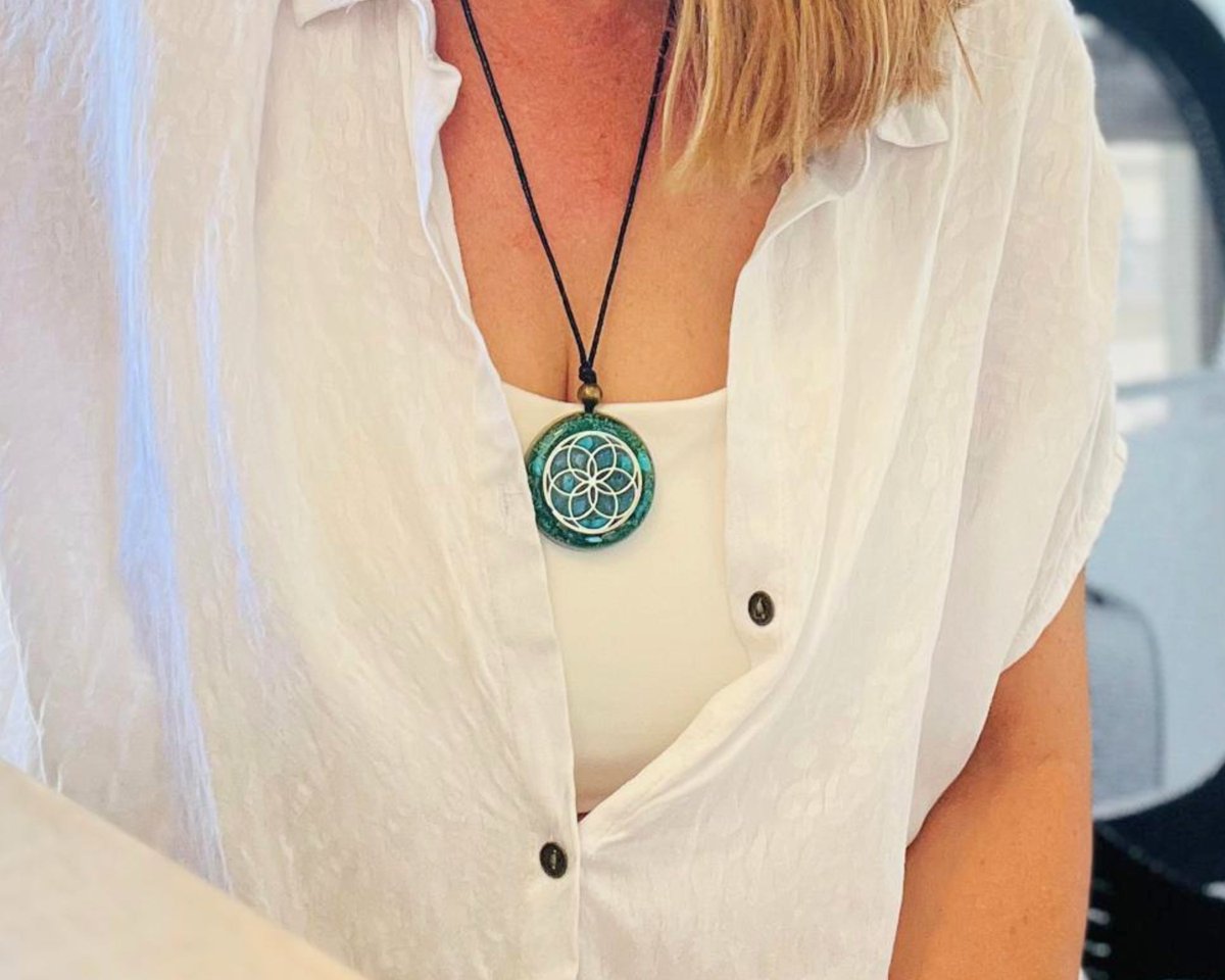 's tweet image. Orgone #necklaces  Seed of Life Healing Crystals Protection SBB Coil Copper Stone, Orgonite Pendant Turquoise, Moonstone Rose Quartz, Yoga, Reiki, Handmade, Arte Orgones Design a.co/d/0cGFPLGd #Amazon a través de @Amazon