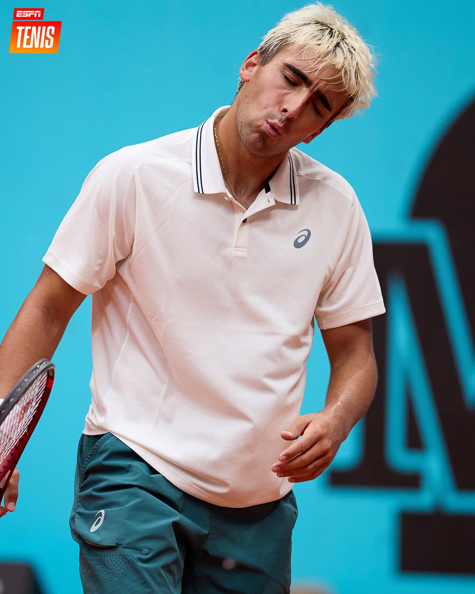 ESPNtenis's tweet image. A OCTAVOS DE FINAL VOY YO. 👊

Stefanos Tsitsipas no dejó ni asentarse a la sensación local, Daniel Mérida, y le mostró la puerta de salida del Masters 1000 de #Madrid con un sólido 6-4 y 6-2.

🔜 Casper Ruud, lo espera en la próxima ronda.