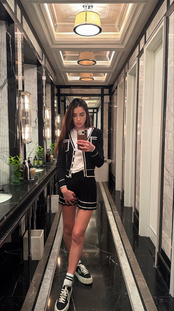 guadaperotti's tweet image. How a chill Saturday looks #saturday #chill #skinnygirl #fitbody